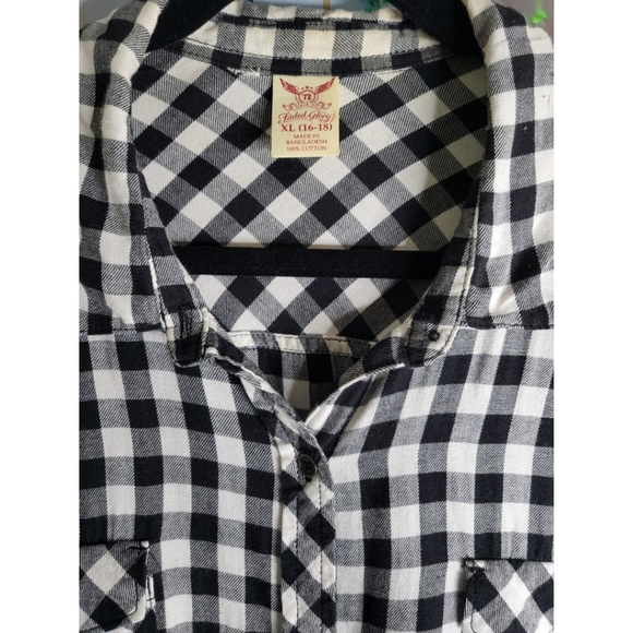 Faded Glory - Black & White Checkered Button Down Shirt - Picture 3 of 4